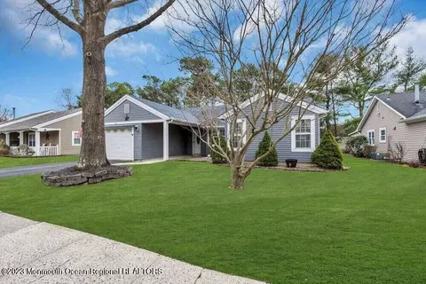 23 Kent Dr, Forked River, NJ 08731 photo 2