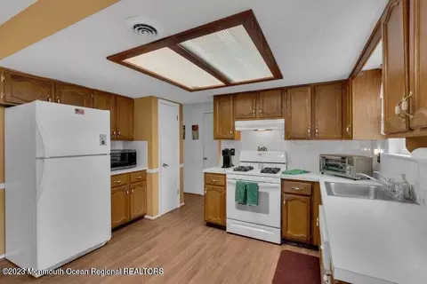 23 Kent Dr, Forked River, NJ 08731 photo 12