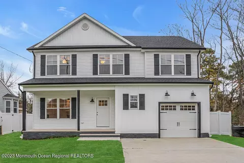 45 3rd Ave, Toms River, NJ 08757