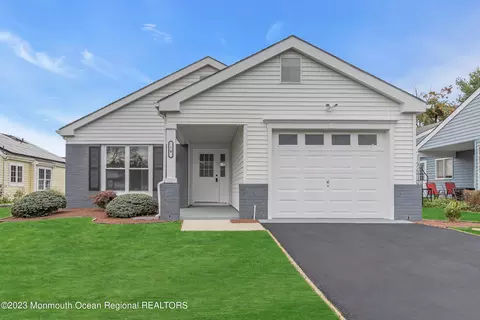 10 Gladstone Ave, Manchester, NJ 08759