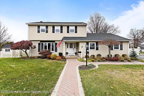 43 Cayuga Ave, Oceanport, NJ 07757