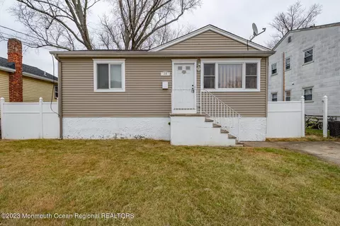 38 Myrtle Ave, Keansburg, NJ 07734