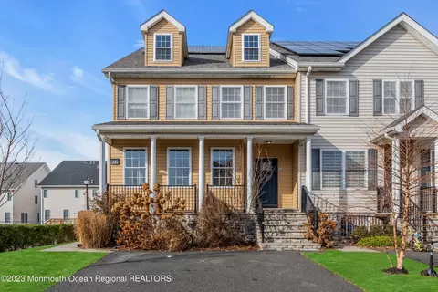 14 Zinfandel Rd, Lakewood, NJ 08701
