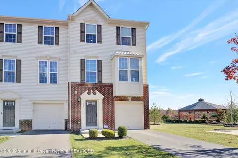 72 Kyle Dr, Tinton Falls, NJ 07712