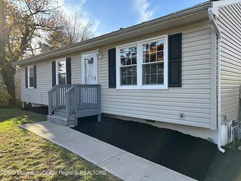 1024 Beachwood Blvd, Beachwood, NJ 08722