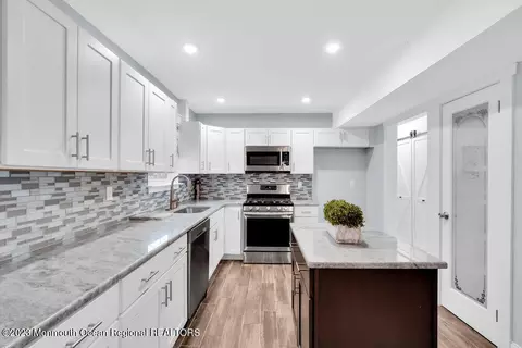 16 Brandywine Dr, Howell, NJ 07731
