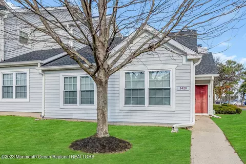 1420 Waters Edge Dr, Toms River, NJ 08753