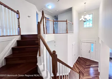 21 Muirfield Dr, Manalapan, NJ 07726