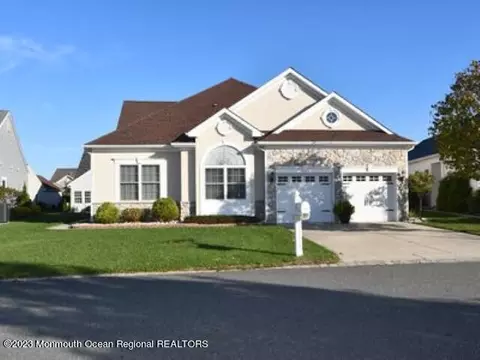 7 Eagleswood Dr, Waretown, NJ 08758