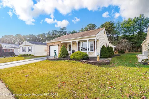 176 Pulaski Blvd, Toms River, NJ 08757