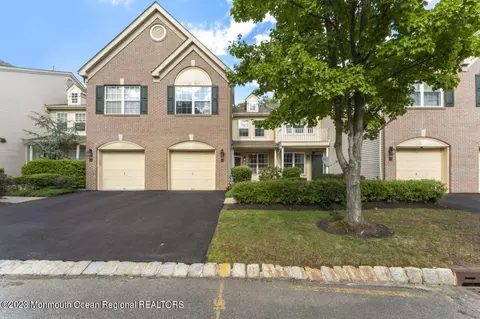 28 Persimmon Ln, Holmdel, NJ 07733