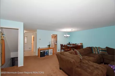 36 Townsend Dr, Matawan, NJ 07747 photo 11