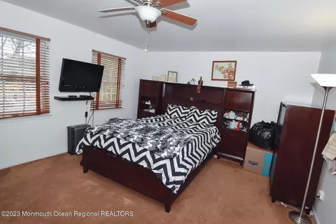 36 Townsend Dr, Matawan, NJ 07747 photo 20
