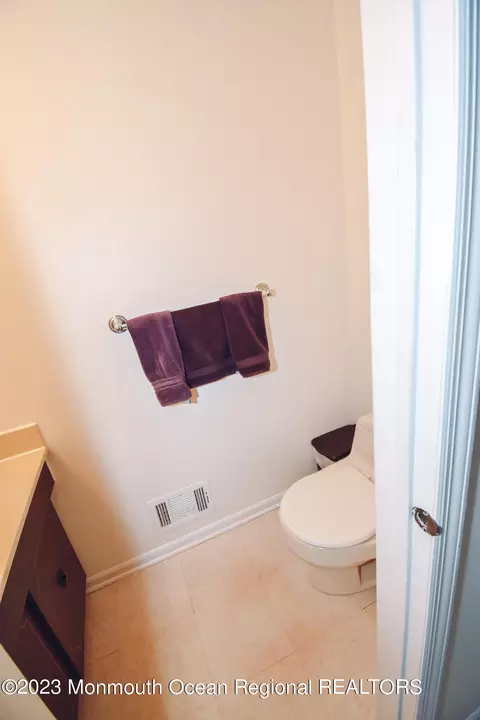36 Townsend Dr, Matawan, NJ 07747 photo 15