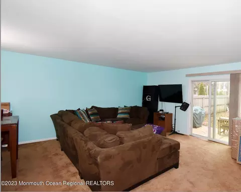 36 Townsend Dr, Matawan, NJ 07747 photo 9