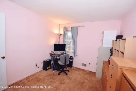 36 Townsend Dr, Matawan, NJ 07747 photo 24