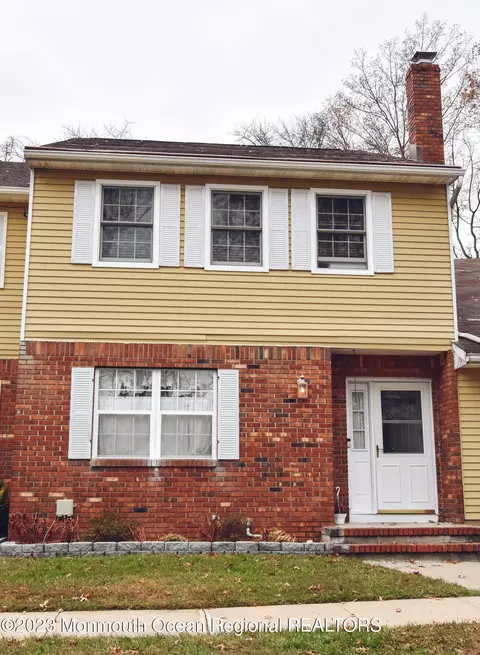 36 Townsend Dr, Matawan, NJ 07747