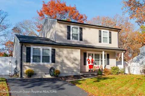 3 Knox Ct, Barnegat, NJ 08005
