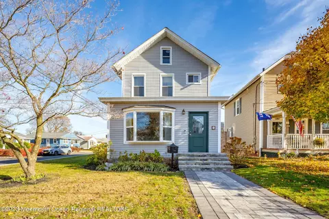 1 Chingarora Ave, Keyport, NJ 07735