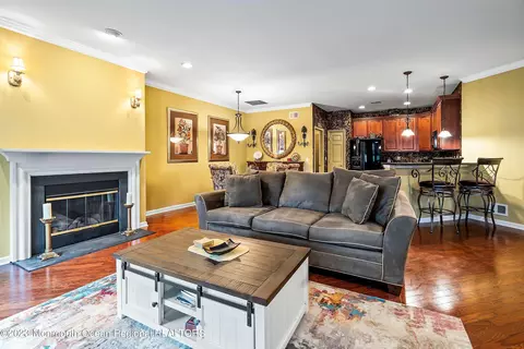 15 Country Walk Blvd, Whiting, NJ 08759