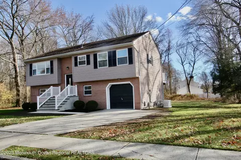 10 Golfview Dr, Neptune City, NJ 07753