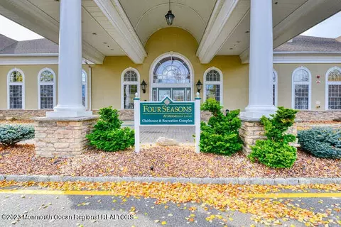 85 Gables Way, Jackson, NJ 08527