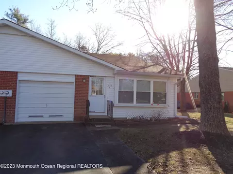 138 B Constitution Blvd, Whiting, NJ 08759