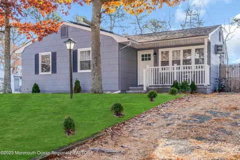 703 Pensacola Rd, Forked River, NJ 08731