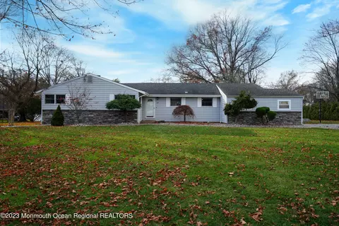 164 Cloverdale Cir, Tinton Falls, NJ 07724
