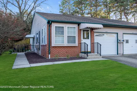 24 Sunset Rd # A, Whiting, NJ 08759