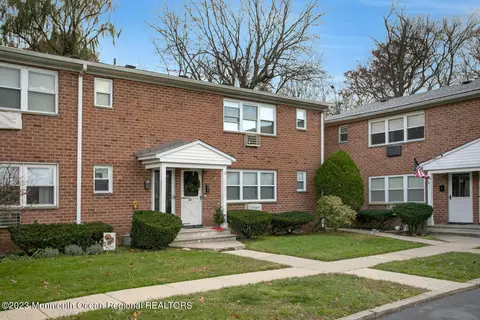 43 King James Ln, Atlantic Highlands, NJ 07716