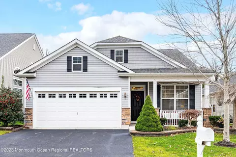 56 Kingston Dr, Jackson, NJ 08527