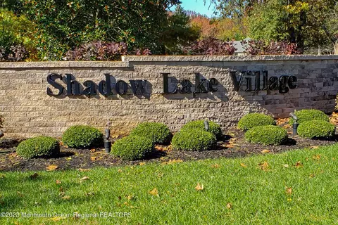 81 Hancock Ct, Red Bank, NJ 07701