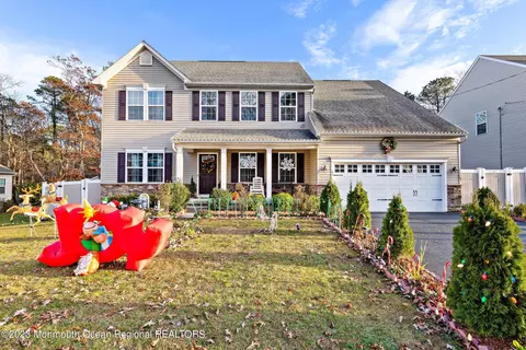 63 Nautilus Dr, Barnegat, NJ 08005