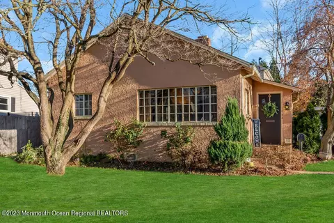 124 Grand Ave, Atlantic Highlands, NJ 07716