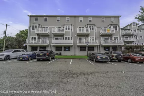 1207 46th St #3D, North Bergen, NJ 07047