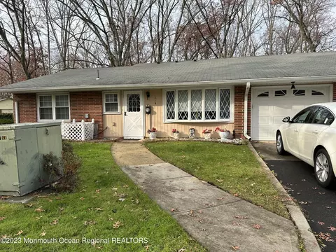 171 Sterling Ct # B, Lakewood, NJ 08701