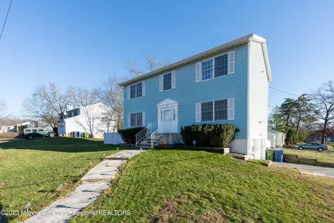 28 Golfview Dr, Neptune City, NJ 07753