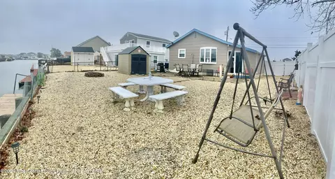 107 E Delaware Dr, Little Egg Harbor, NJ 08087