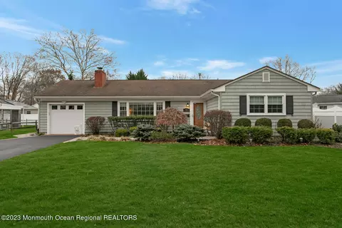 16 Miriam Dr, Matawan, NJ 07747