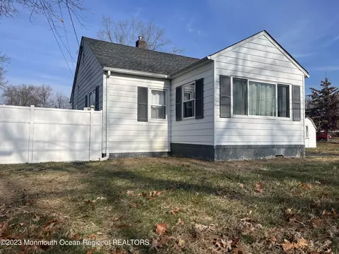 106 Kensington Ave, Old Bridge, NJ 08857