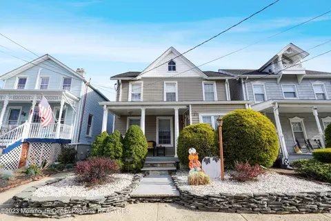 89 Church St, Keyport, NJ 07735