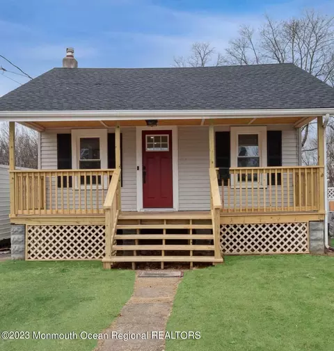 122 Manalapan Rd, Spotswood, NJ 08884