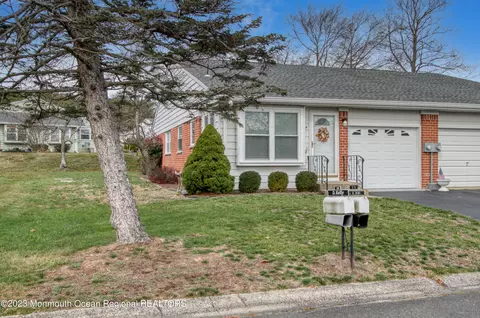 3 Ironside Dr #A, Whiting, NJ 08759