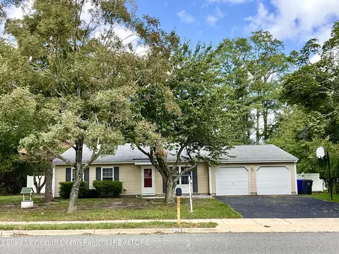 894 Yellowbank Rd, Toms River, NJ 08753