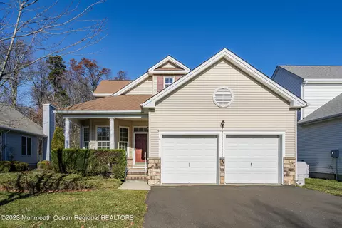 4 Lilac Ln, Asbury Park, NJ 07712