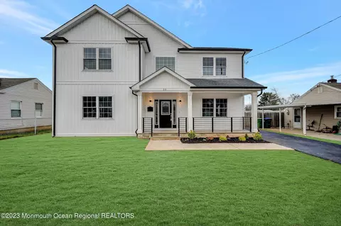 55 Walnut St, Edison, NJ 08817