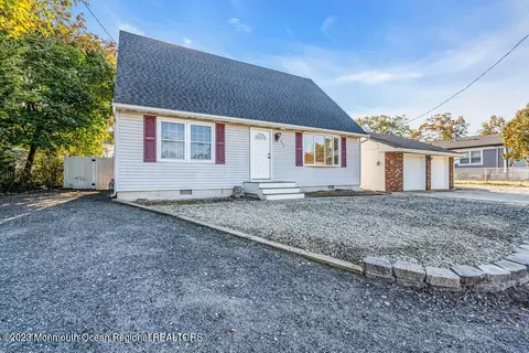 233 Spar Ave, Beachwood, NJ 08722