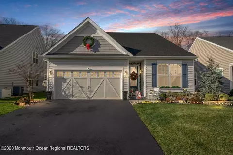 68 Harvest Ridge Rd, Howell, NJ 07731