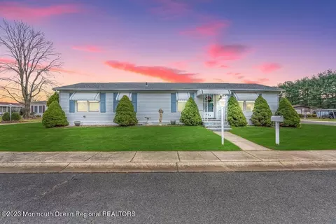 475 Charles Pl, Freehold, NJ 07728